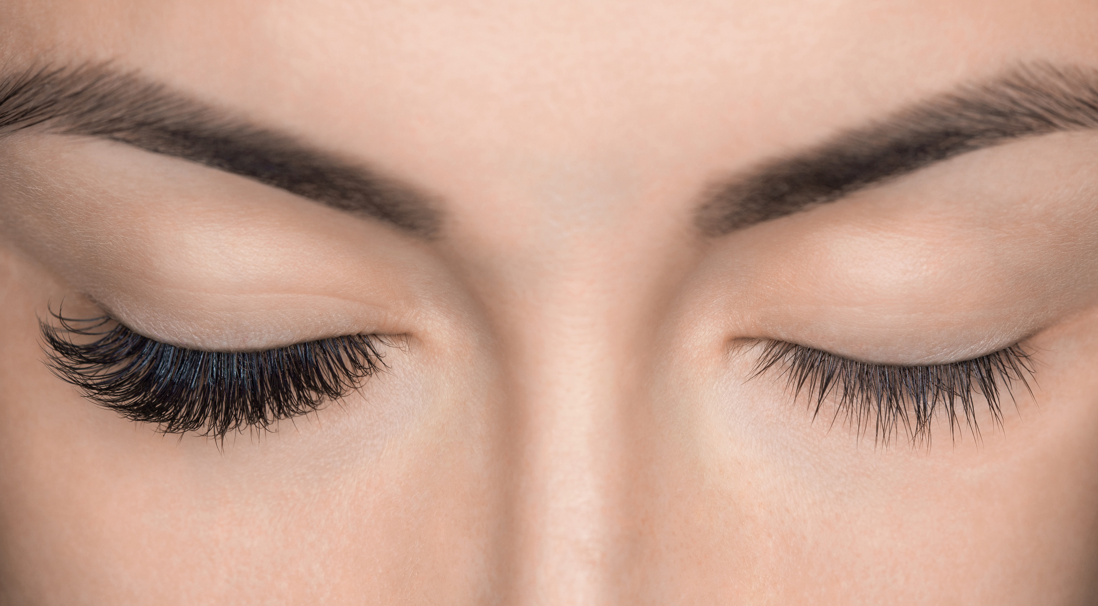 Close-up of the eyelash of a female | Eyelash Extensions in New York, NY | HitSpa